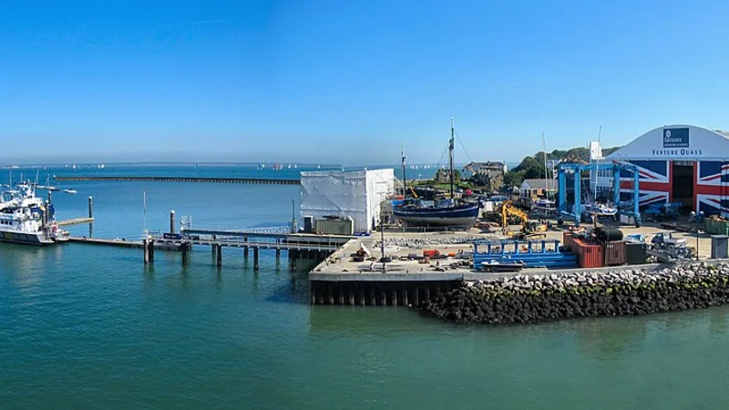 East Cowes destination photograph