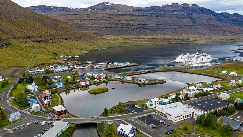 Seyðisfjörður destination photograph