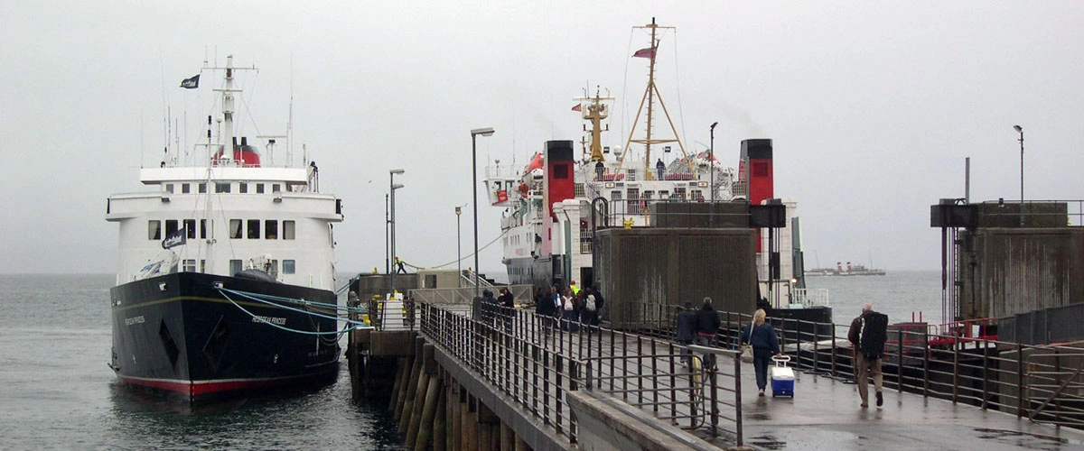 Coll ferry port