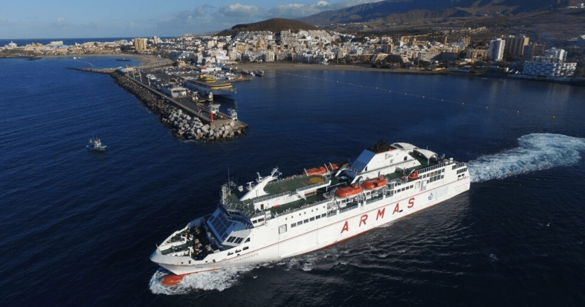 Los Cristianos ferry port