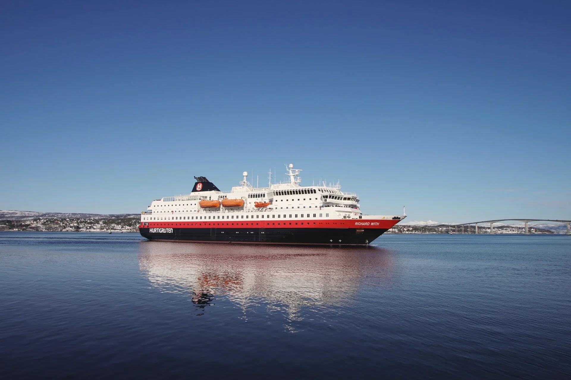 Hurtigruten ferry